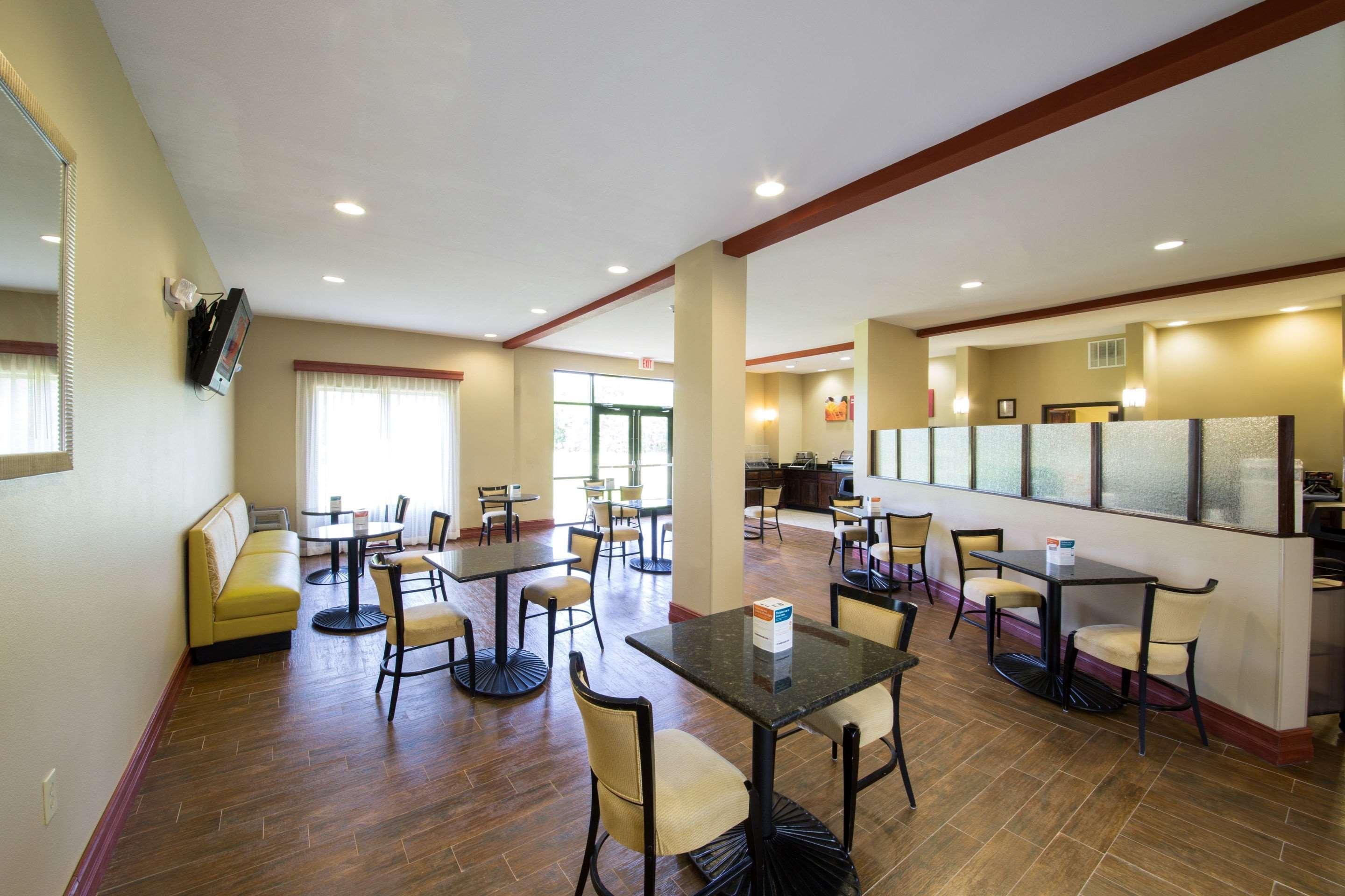 Comfort Suites Airport South Montgomery Dış mekan fotoğraf